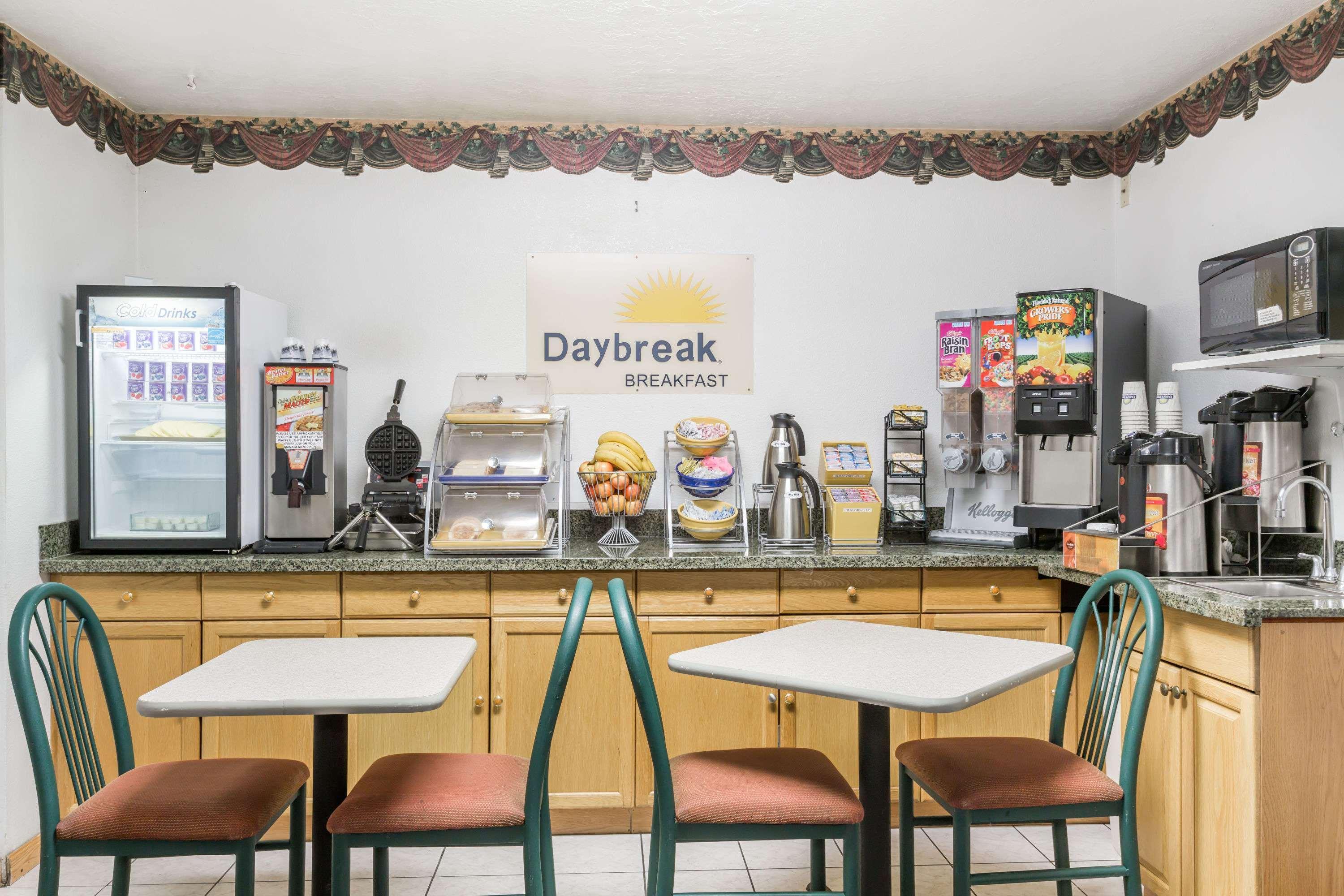 Days Inn By Wyndham Evanston Wy Екстер'єр фото